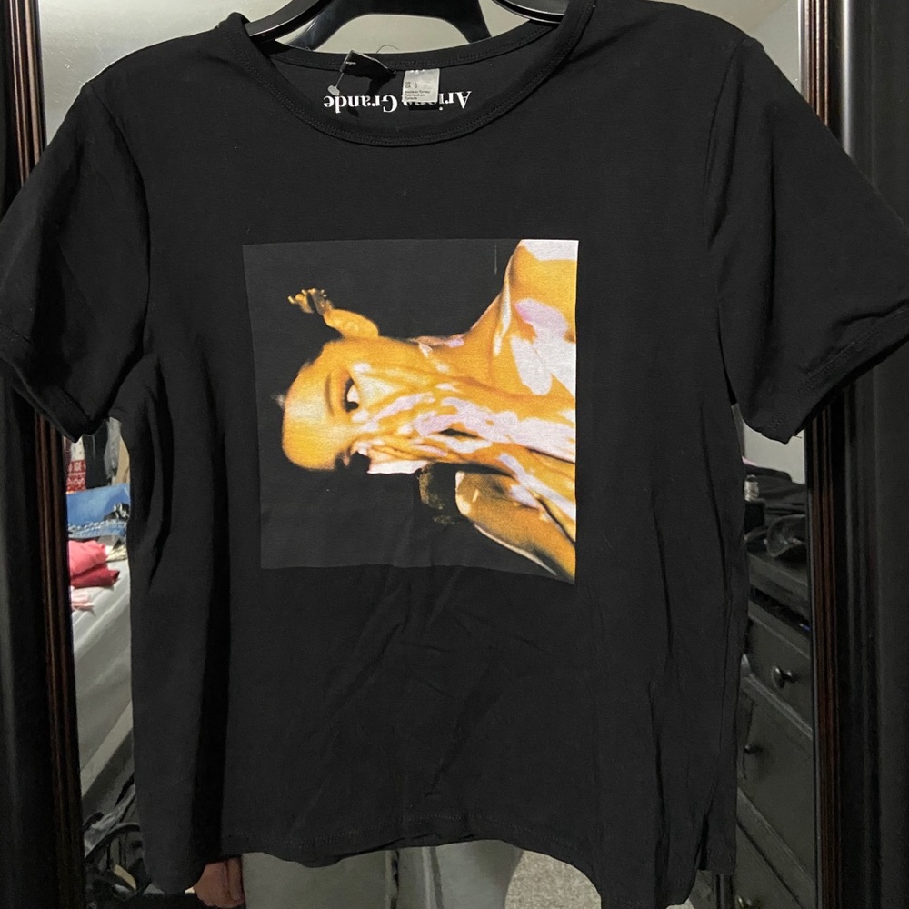 Ariana Grande shirt